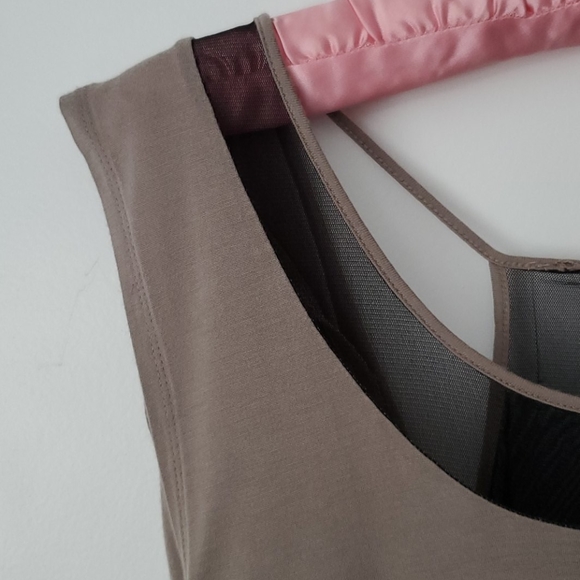 Taupe sleeveless top - size small - Picture 6 of 9